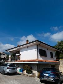 Appartamento in villa immersa nel verde