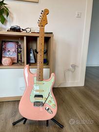 Fender Stratocaster HSS Shell Pink