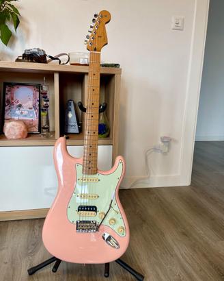 Fender Stratocaster HSS Shell Pink