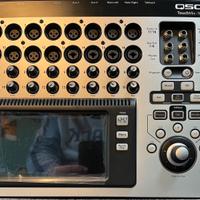QSC TOUCHMIX 16 (mixer digitale)