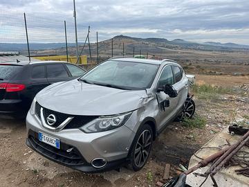 Qashqai  tekna incidentato