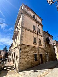Elegante palazzina su 4 livelli