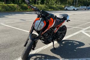 KTM duke 125
