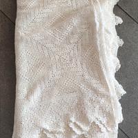 Copriletto matrimoniale fatto ad uncinetto