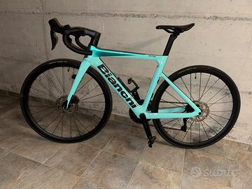 BIANCHI OLTRE RACE SHIMANO 105 CARBONIO