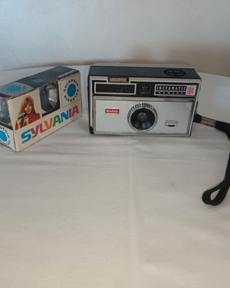 Kodak Instamatic Camera 104 + cubi flash Sylvania