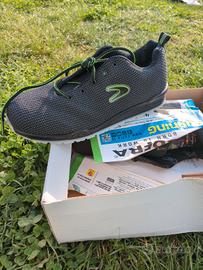 Scarpe antinfortunistiche nuove