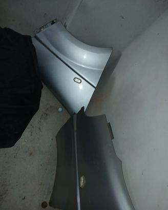 parafanghi  piu vetro laterale renault trafic 2011