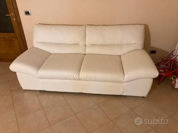 Divano in ecopelle più puffo in ecopelle