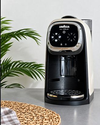 Macchina Lavazza in black elogy milk 