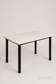 Annuncio tavoli - set