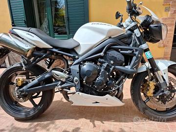 Triumph Street Triple - 2012