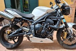 Triumph Street Triple - 2012