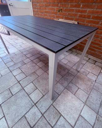 Tavolo giardino