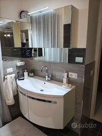 MOBILE BAGNO COMPRESO DI SPECCHIO CONTENITIVO