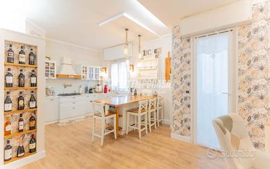 TRILOCALE RISTRUTTURATO SU DUE LIVELLI