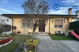 Bifamiliare tutta su un piano a Pontecchio