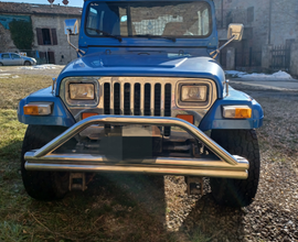 Jeep Wrangler 4.0 Laredo autocarro