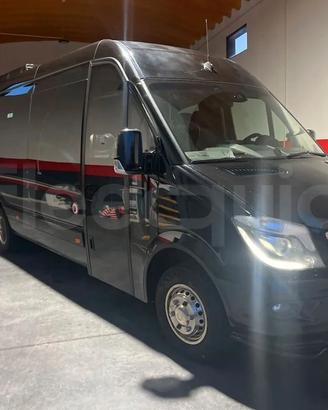 Minibus Mercedes-Benz Sprinter