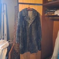 Pelliccia in astracan colore grigio vintage