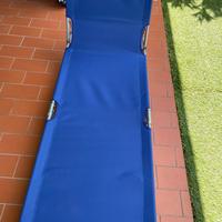 Lettino pieghevole blu