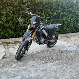HM CRM 125