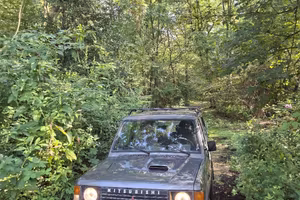 Mitsubishi pajero 1 serie 