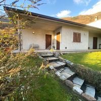 VILLA A SCHIERA A QUINCINETTO