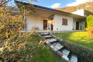 VILLA A SCHIERA A QUINCINETTO