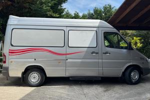 Furgone nove posti trasporto disabili con rampa