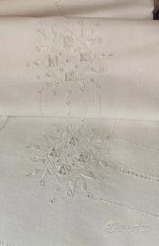 Lenzuolo Ricami a Mano Intaglio Orli a Giorno