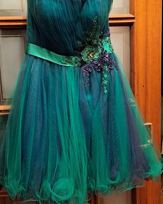 Abito elegante da cerimonia.