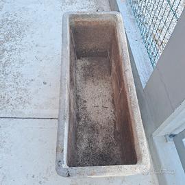 vasi per piante in cemento