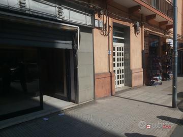 Provinciale, locale di circa 80 mq con retro