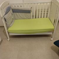 Culla in condizioni eccellenti + materassino 