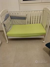 Culla in condizioni eccellenti + materassino 