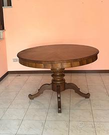 Tavolo rotondo in legno