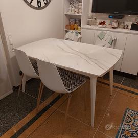 tavolo bianco da cucina