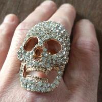 Anello dorato skull con Swarovski