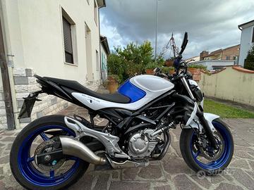 Suzuki Gladius SV 650cc