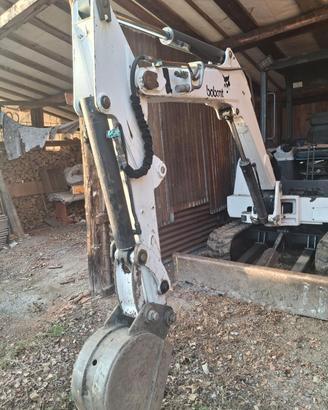 Escavatore Bobcat 331