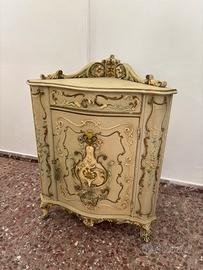 Mobili antiquariato eleganti