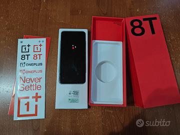 One plus 8 T 12 GB di RAM e 256 GB di ROM