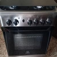 cucina con forno a gas metano