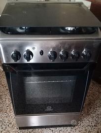 cucina con forno a gas metano