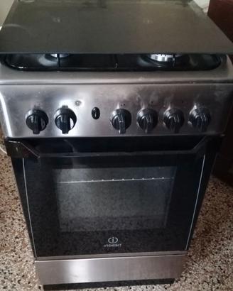 cucina con forno a gas metano