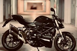 Ducati sf848 dark