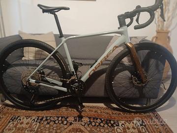 Bicicletta Gravel Orbea