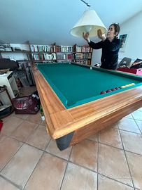 Biliardo artigianale con buche