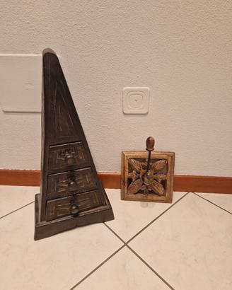mobiletto portaoggetti etnico in legno e appendino